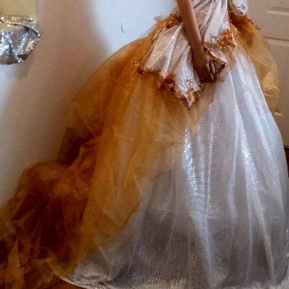 SAMPLE GOWN ONLY-ASHANTI White & Gold Sequin Boho Wedding Ballgown - Picture 2 of 6